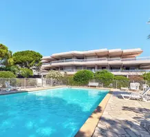 Квартира с паркингом и огромной террасой в Antibes, продажа. №49286. ЭстейтСервис.